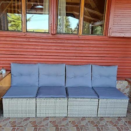Alpehytte Jobb, Mint Otthon Vendeghaz *
